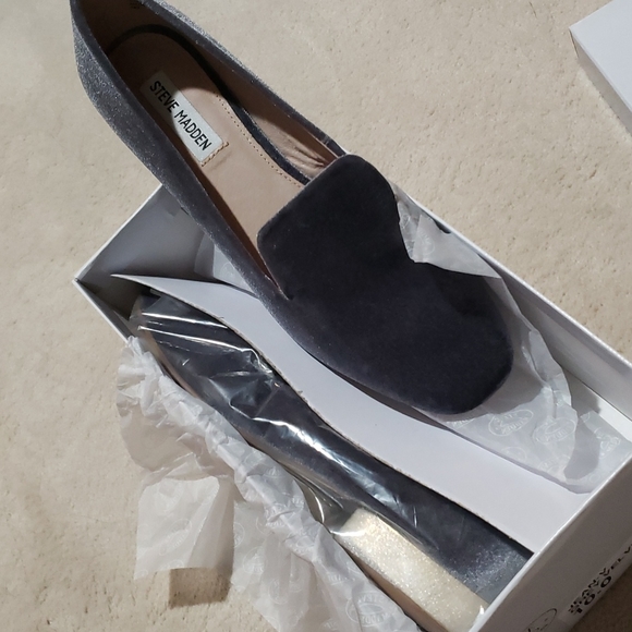 Shoes - Picture 5 of 6